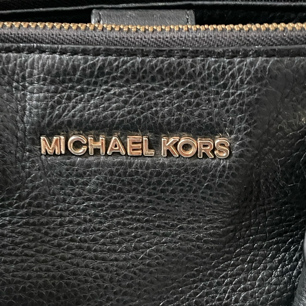 Micheal Kors leather handbag - Picture 6 of 12